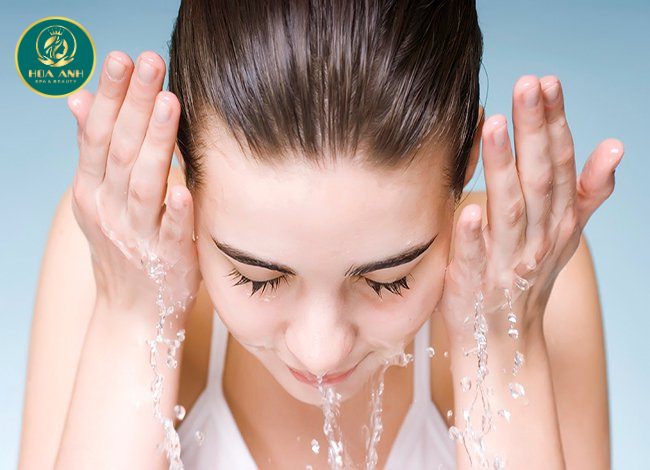 Có nên rửa mặt bằng nước lạnh